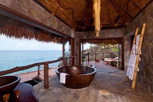overwater-villa-bathroom-1-3cz9n9qjwcnr43ndd6p88w.jpg